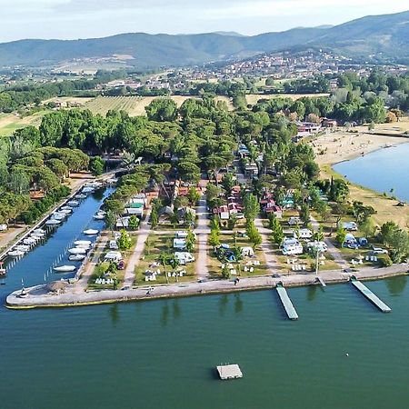 Pet Friendly Stacaravan In Tuoro Sul Trasimeno Villa Ngoại thất bức ảnh