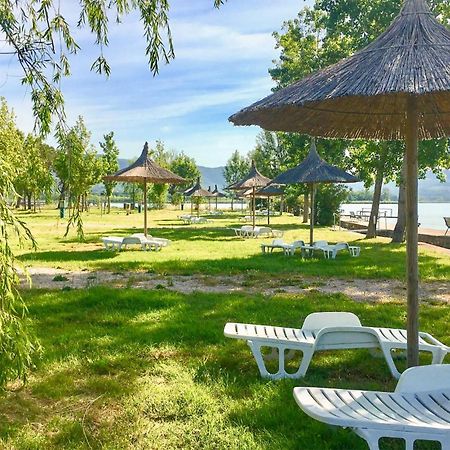 Pet Friendly Stacaravan In Tuoro Sul Trasimeno Villa Ngoại thất bức ảnh