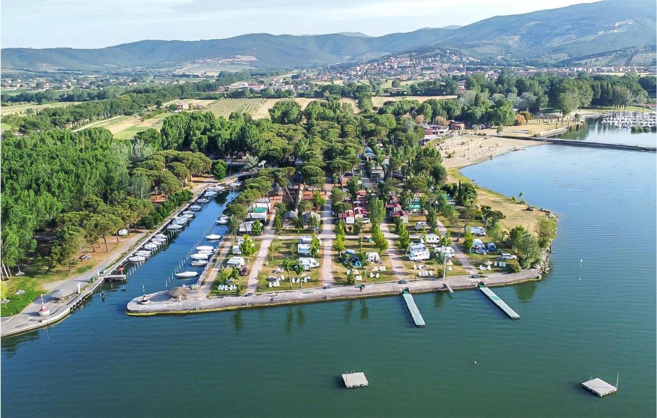 Pet Friendly Stacaravan In Tuoro Sul Trasimeno Villa Ngoại thất bức ảnh